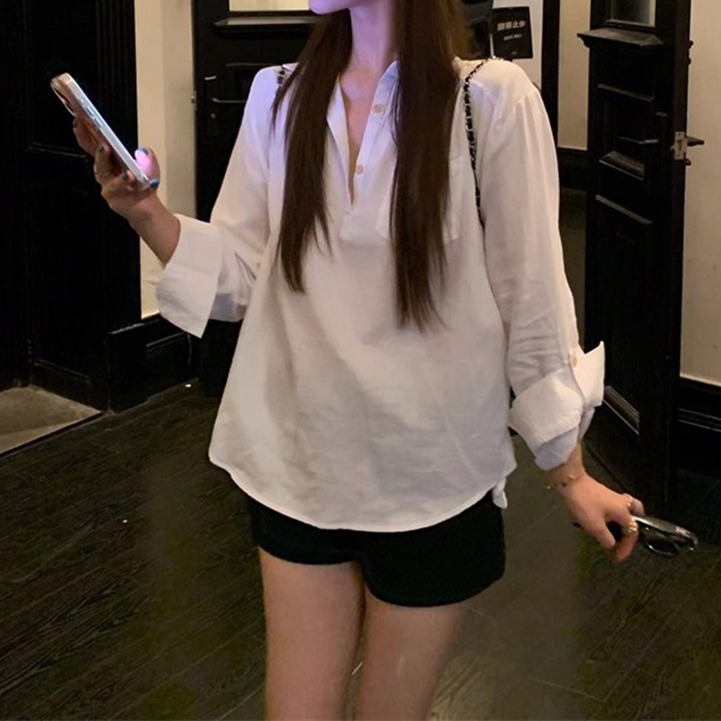 White Shirt Polo Neck Long Sleeve Blouse for Women, Casual Loose Fit, Versatile Chic Top, Spring and Autumn Wear
